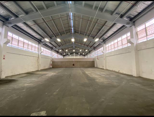 1,000M² WAREHOUSE TO LET IN WESTMEAD